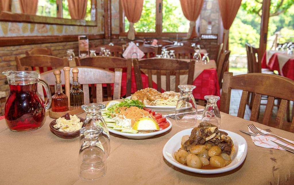 Oneiro Resort Kato Zachlorou Ngoại thất bức ảnh