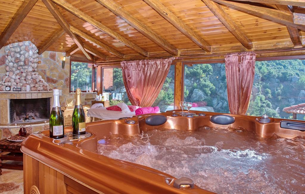 Oneiro Resort Kato Zachlorou Ngoại thất bức ảnh