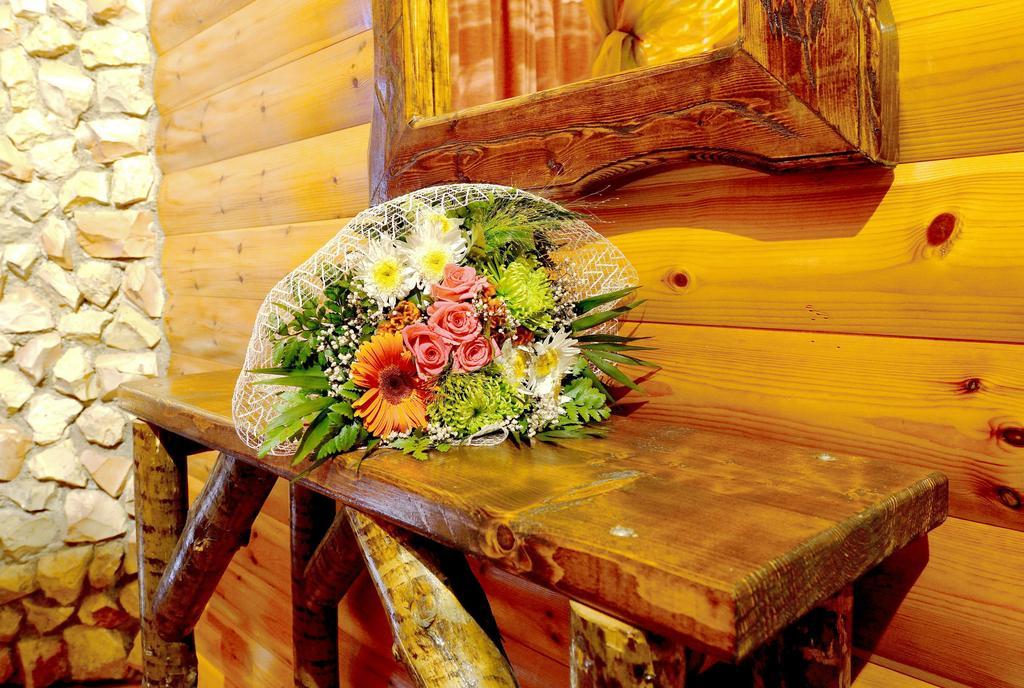 Oneiro Resort Kato Zachlorou Ngoại thất bức ảnh